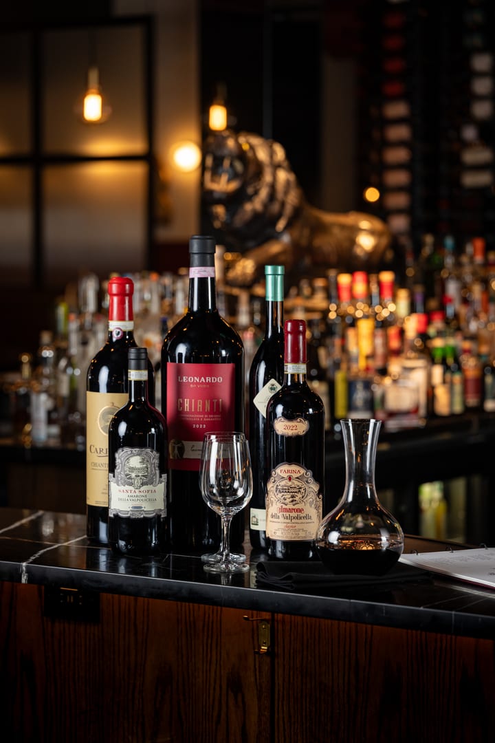 Food, cocktails, and atmosphere at Notte Ristorante (08989)